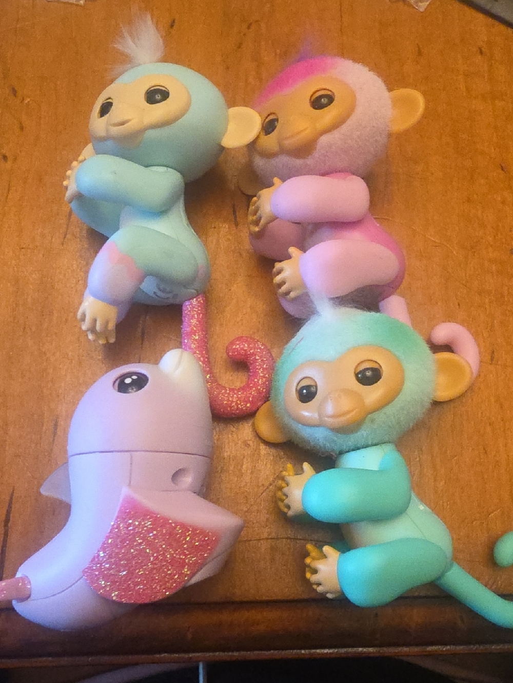 Wowwee 4 Fingerlings Lot Dolphin & Monkeys All Work